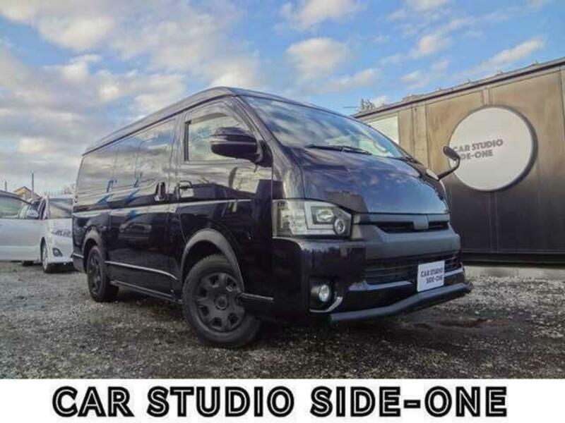 TOYOTA HIACE VAN