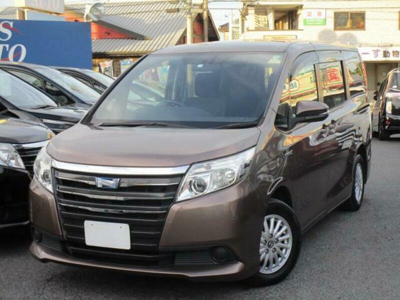 TOYOTA NOAH