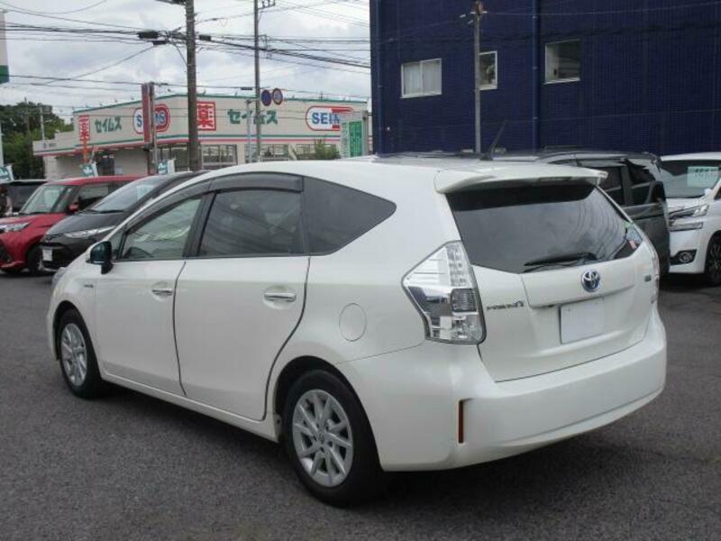 PRIUS ALPHA