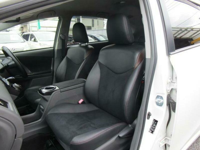 PRIUS ALPHA