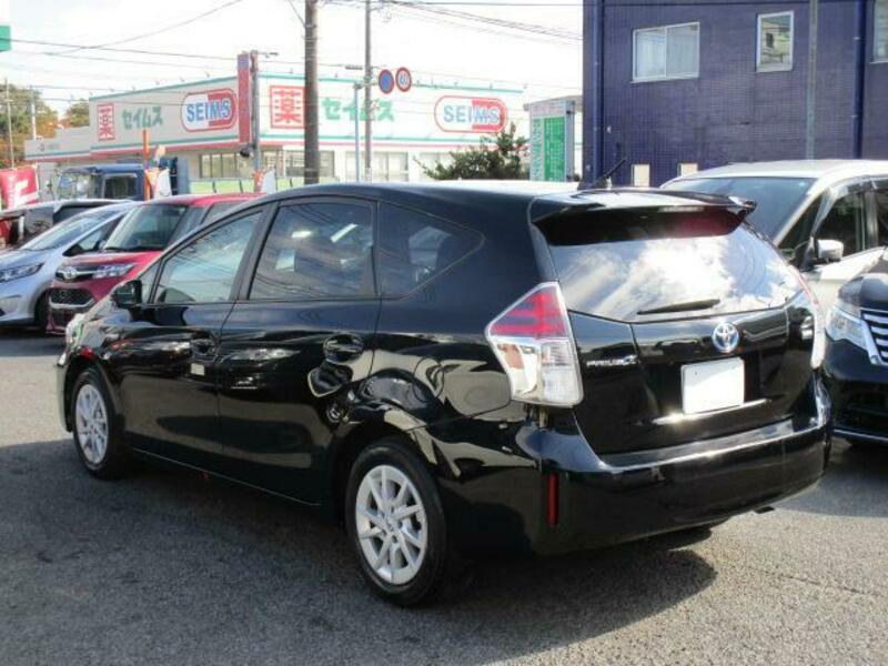 PRIUS ALPHA