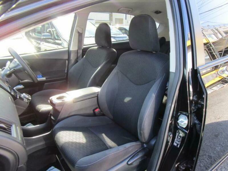 PRIUS ALPHA