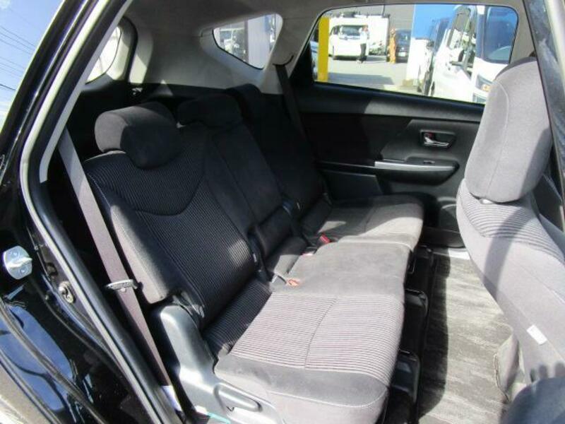 PRIUS ALPHA