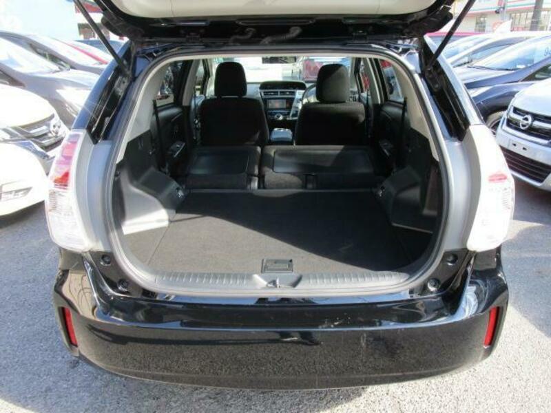 PRIUS ALPHA