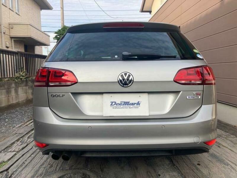 GOLF VARIANT