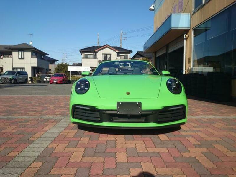 911