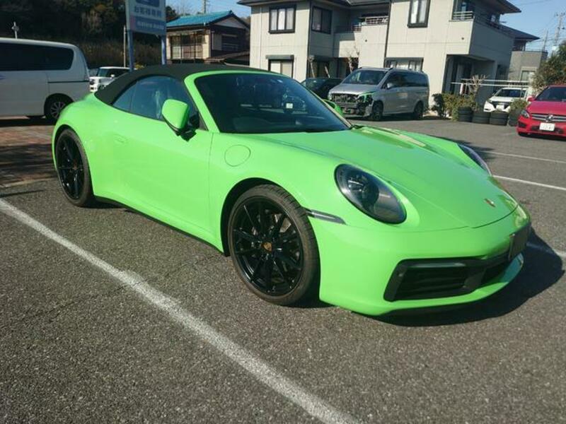 911