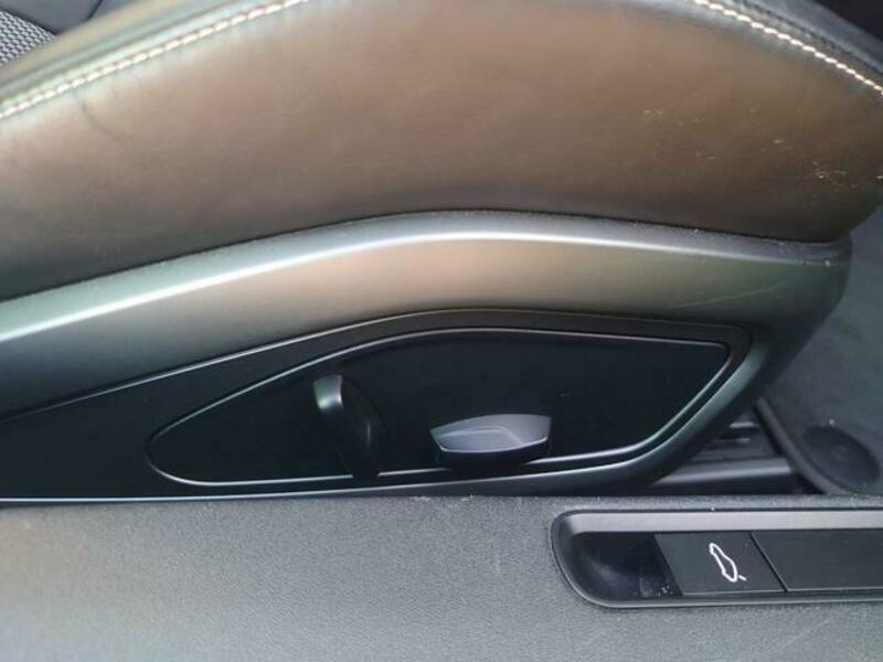 911