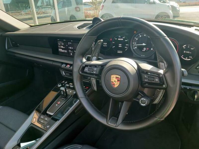 911