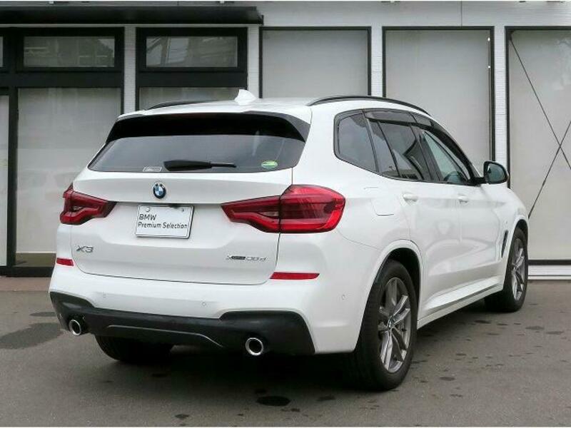 X3