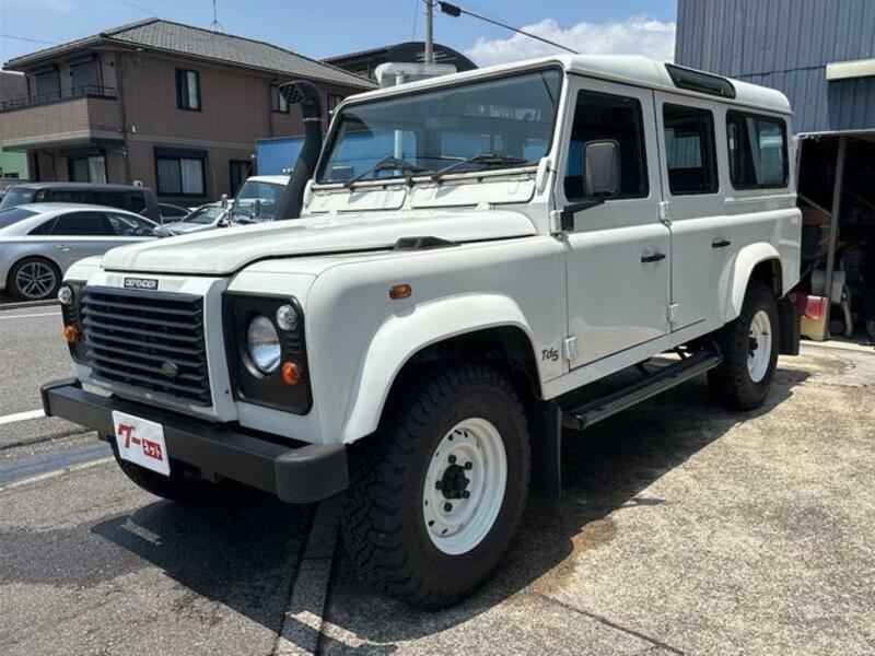 LAND ROVER DEFENDER