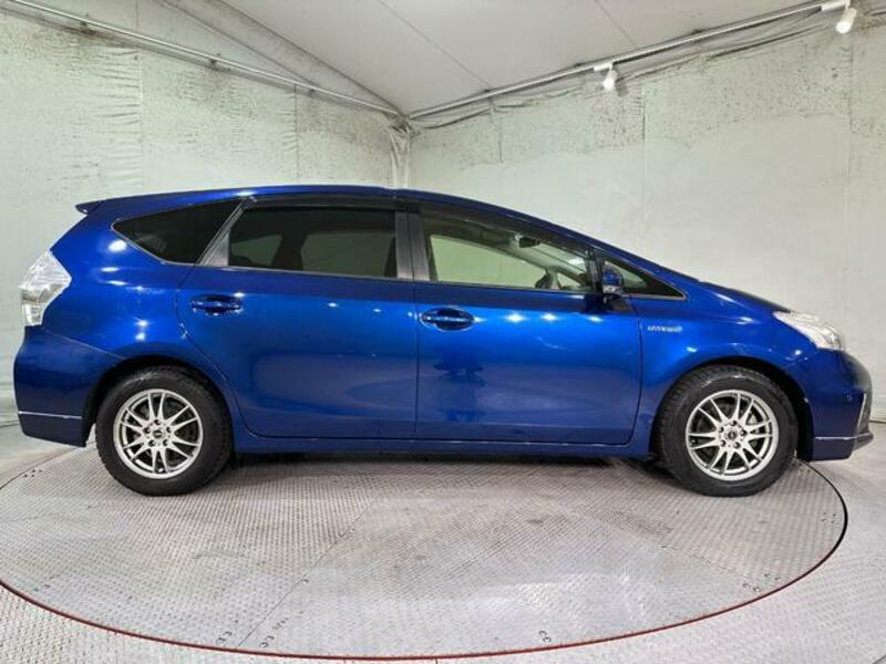 PRIUS ALPHA