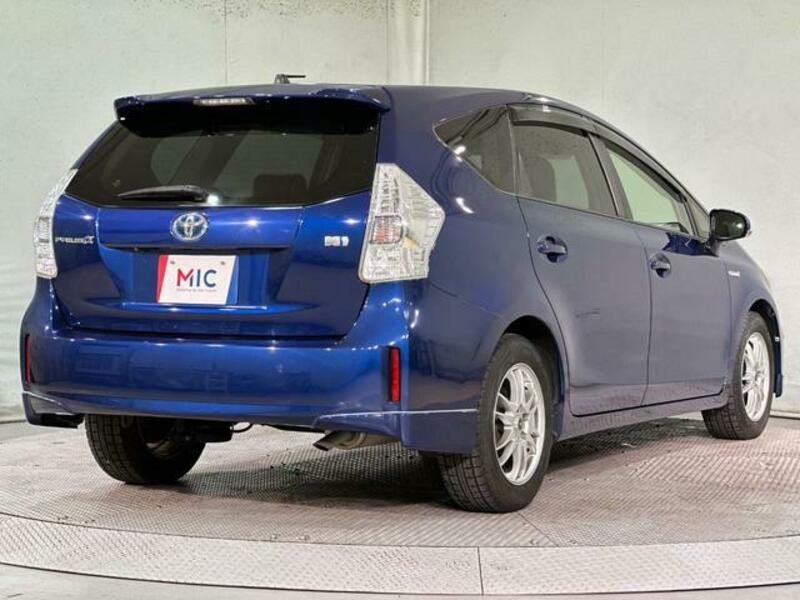 PRIUS ALPHA
