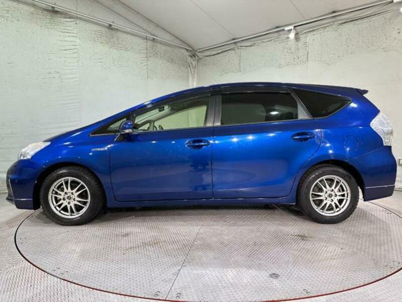 PRIUS ALPHA