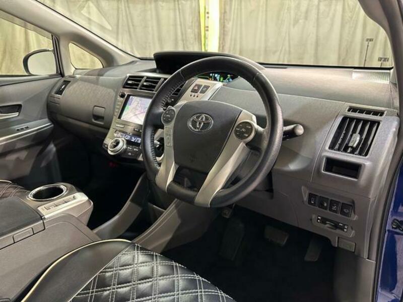 PRIUS ALPHA