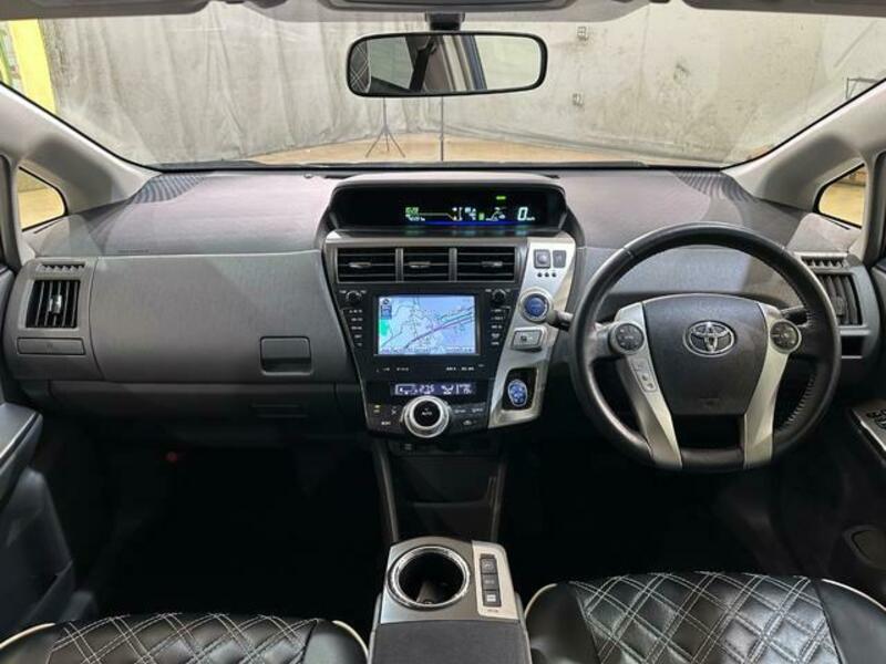 PRIUS ALPHA
