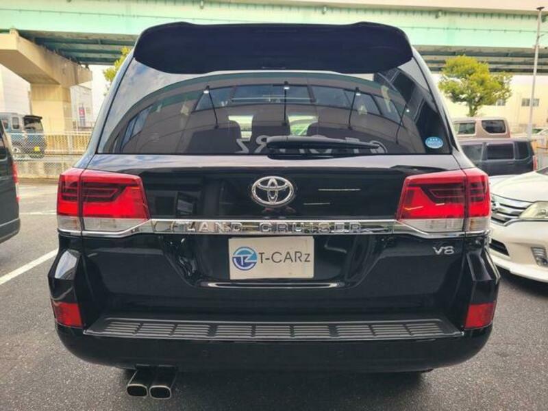 LAND CRUISER