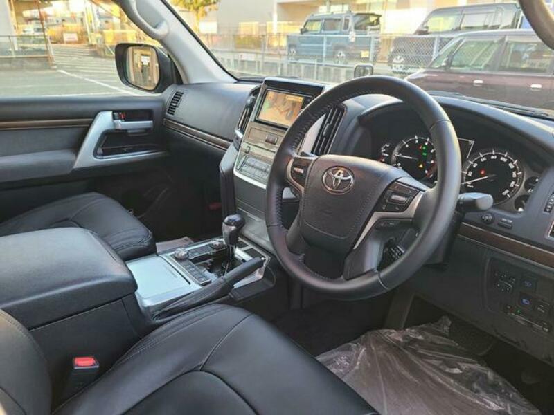 LAND CRUISER