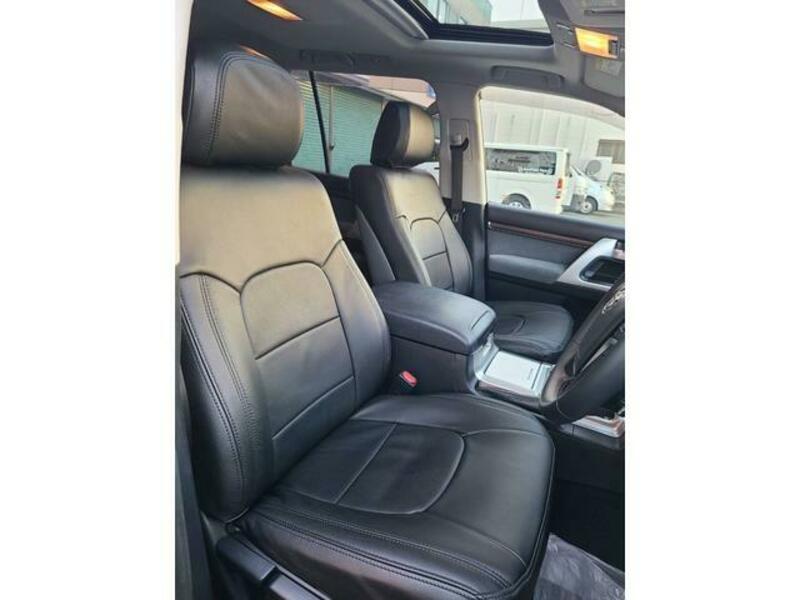 LAND CRUISER