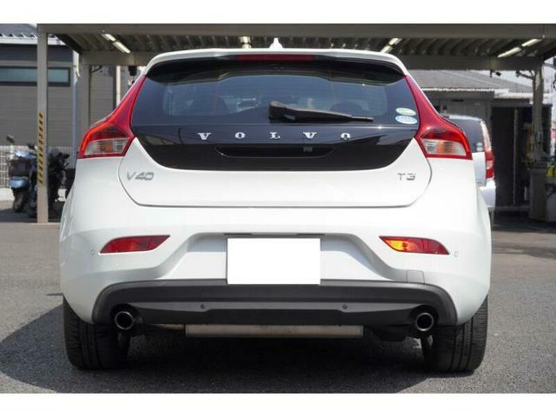 V40