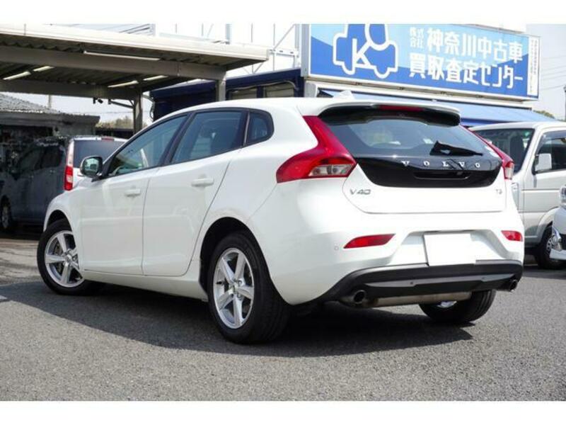 V40