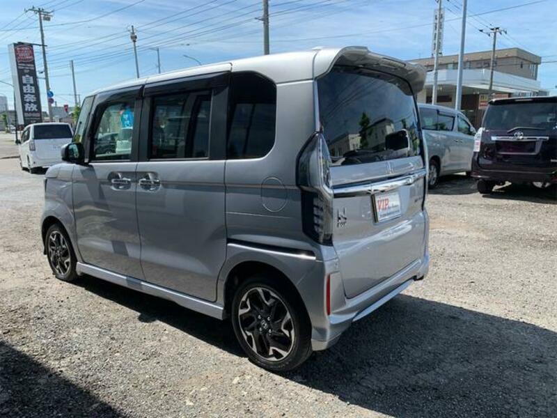 N BOX CUSTOM