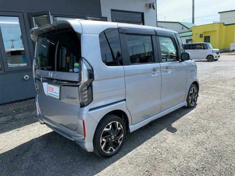 N BOX CUSTOM