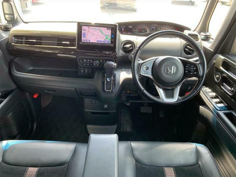 N BOX CUSTOM
