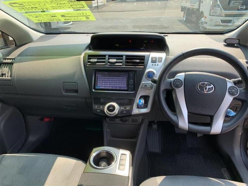 PRIUS ALPHA