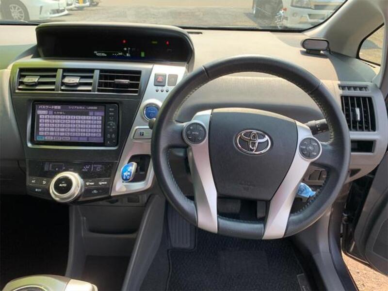 PRIUS ALPHA