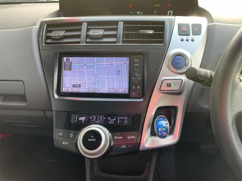 PRIUS ALPHA