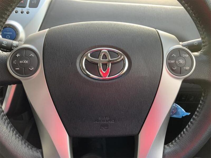 PRIUS ALPHA