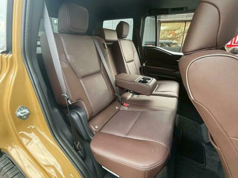 LAND CRUISER 250