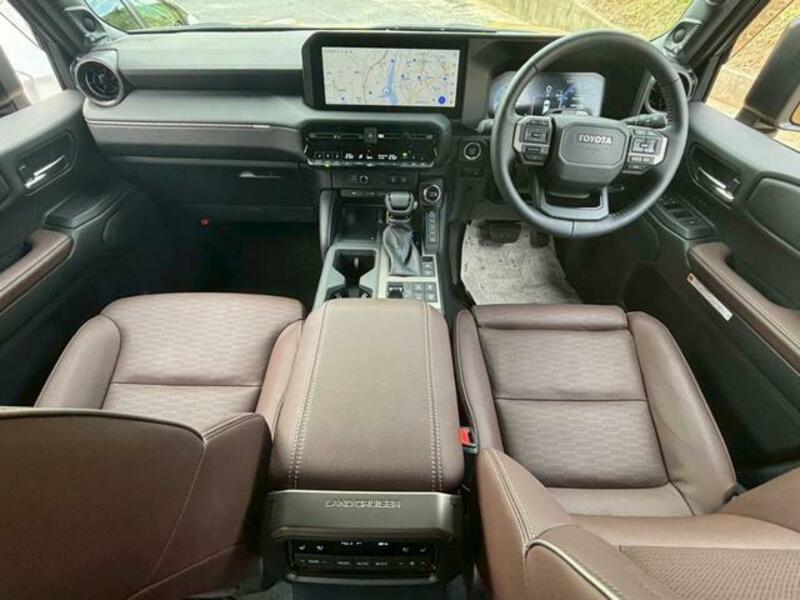 LAND CRUISER 250