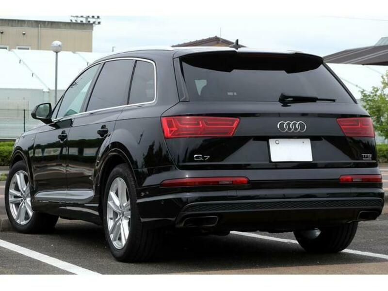 Q7