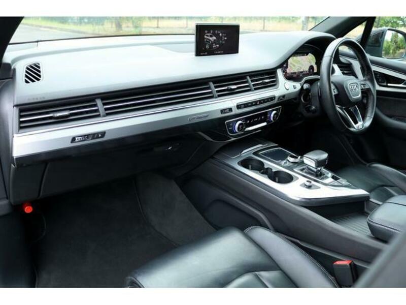Q7