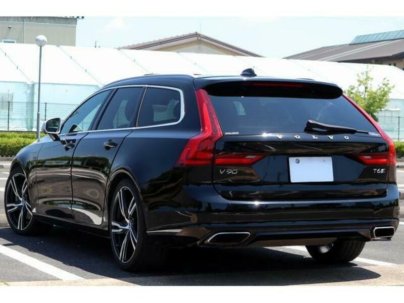 V90