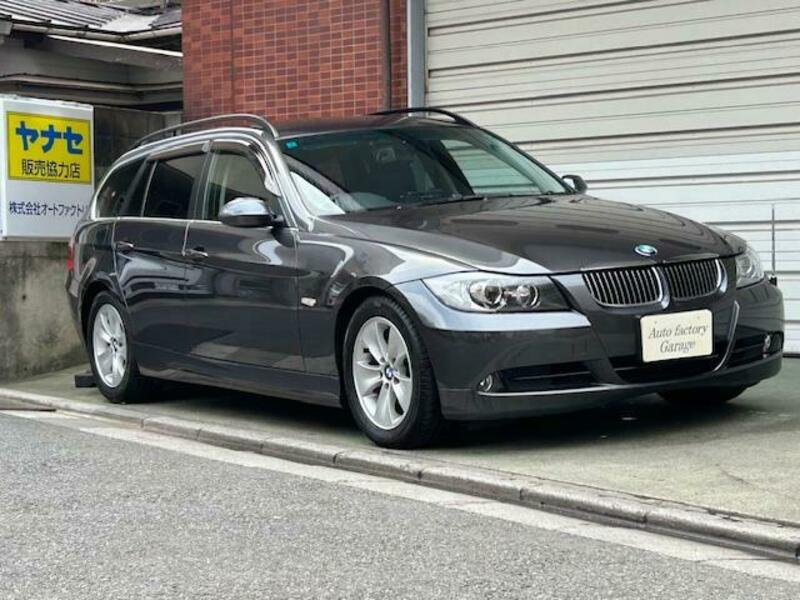 BMW 3 SERIES