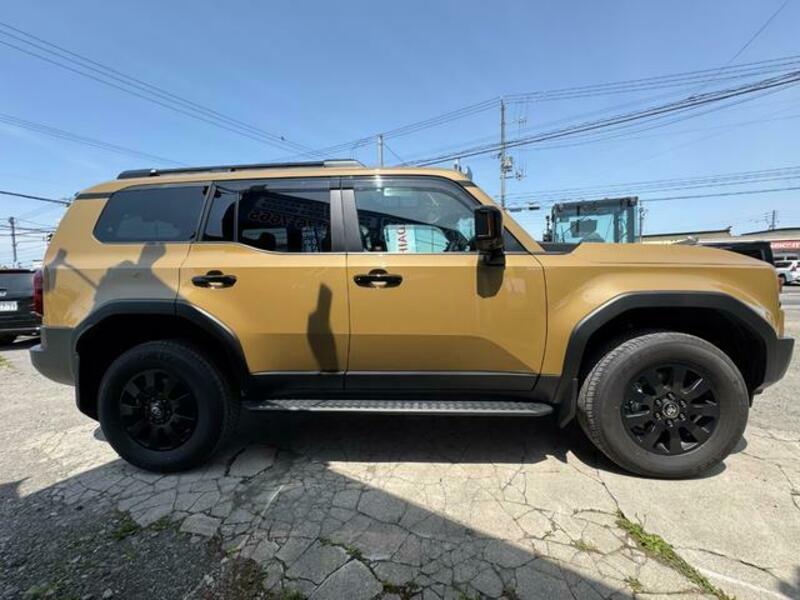 LAND CRUISER 250