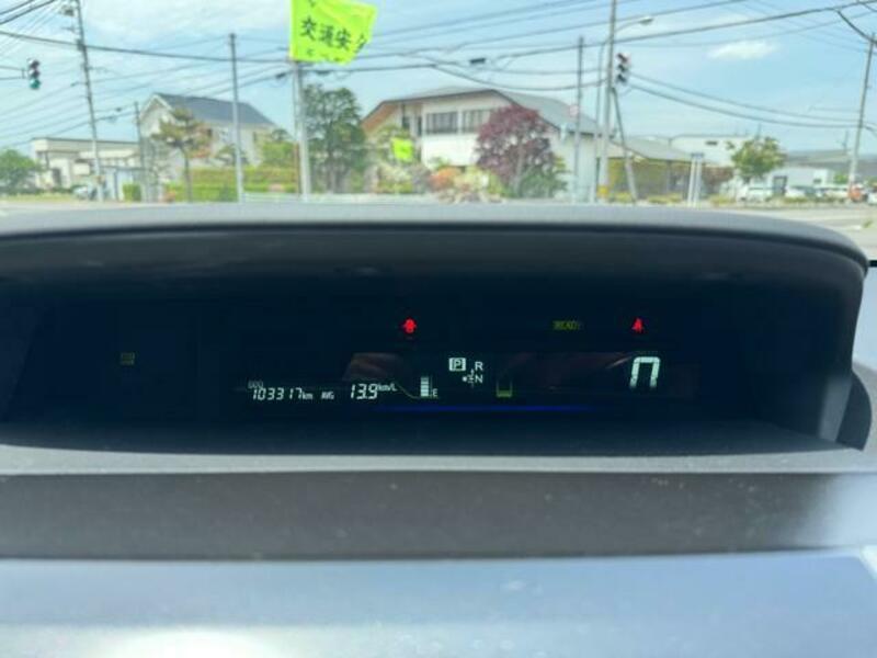 PRIUS ALPHA