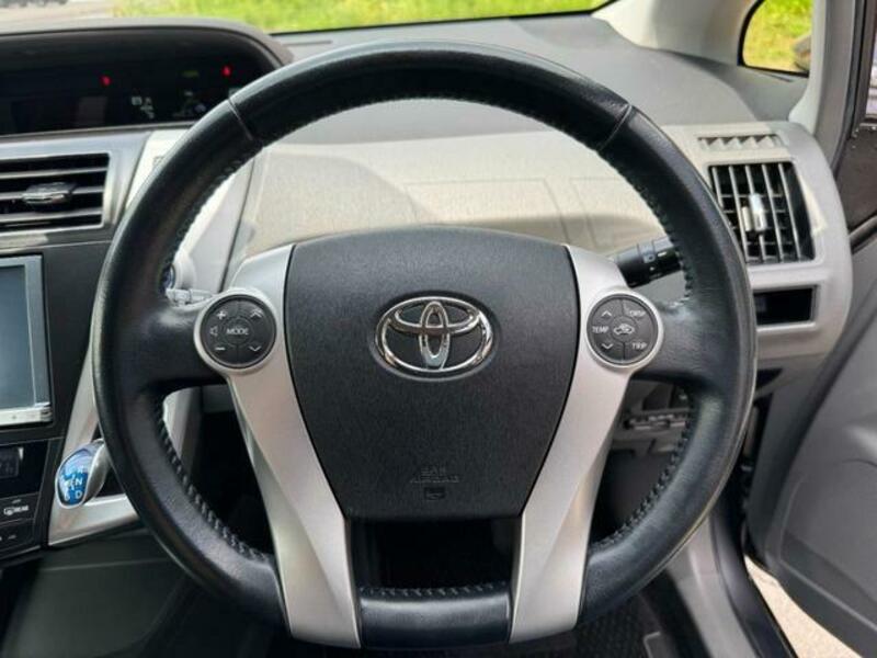 PRIUS ALPHA