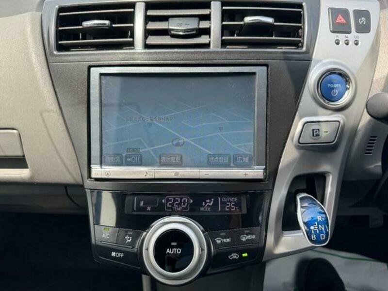 PRIUS ALPHA