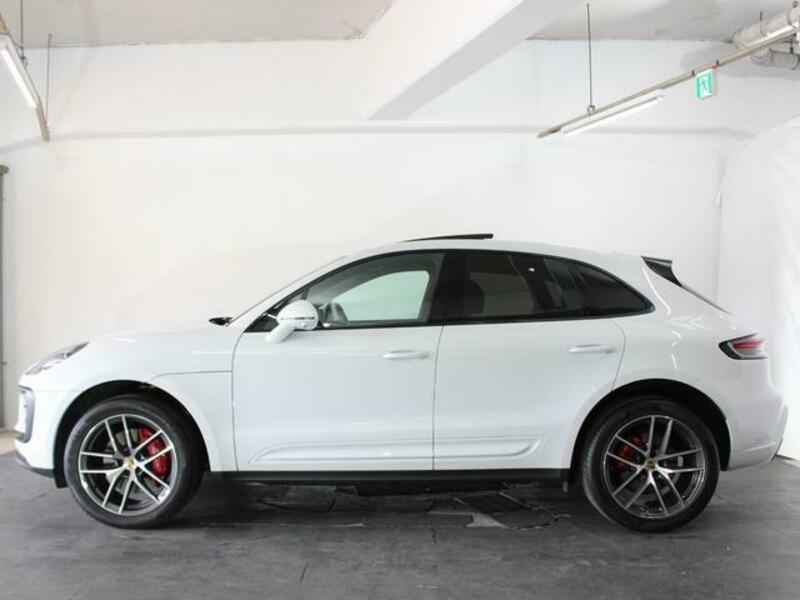 MACAN