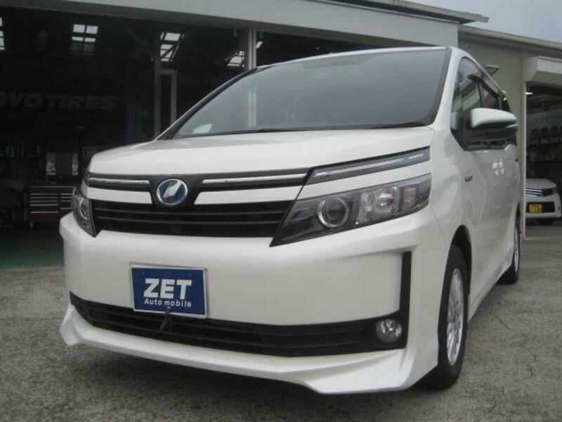 TOYOTA VOXY