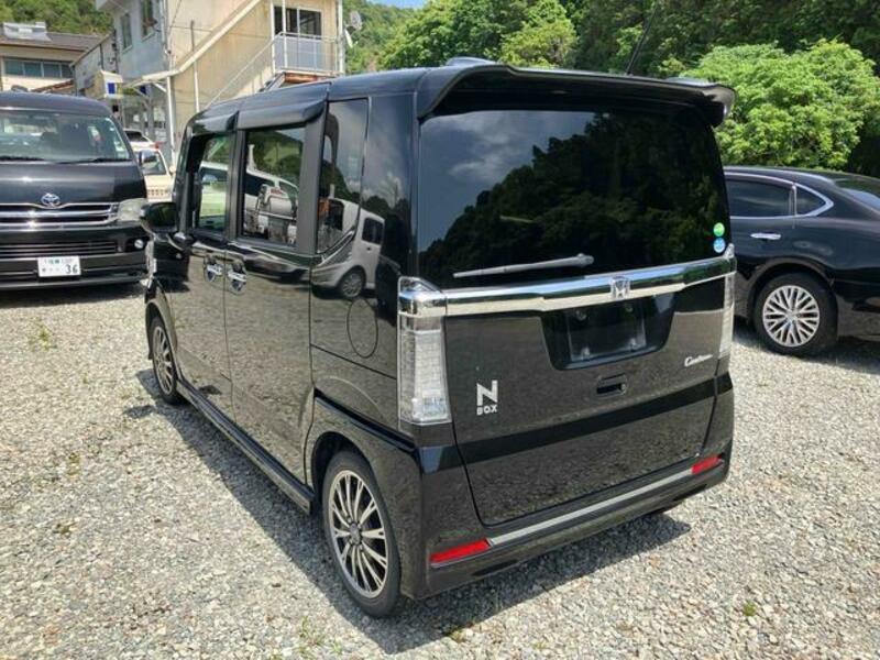 N BOX CUSTOM