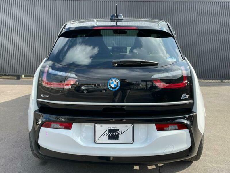 i3