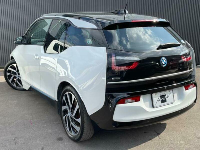 i3