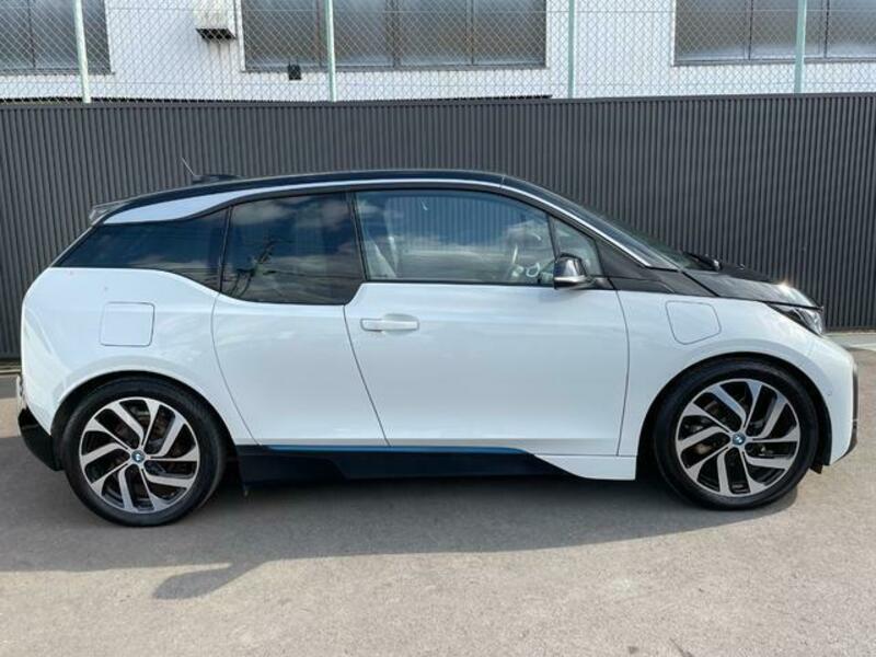 i3