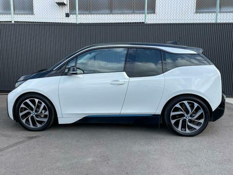 i3