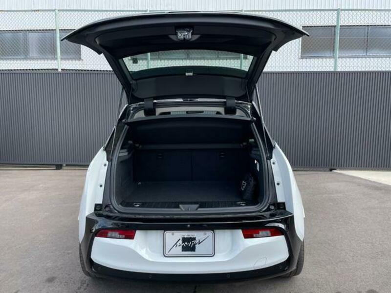 i3